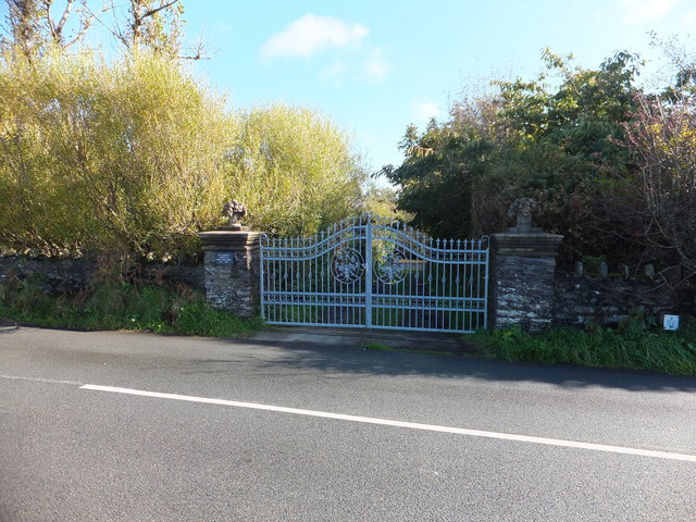 Gates to the memorial garden of Chua... © Richard Hoare cc-by-sa/2.0 ...