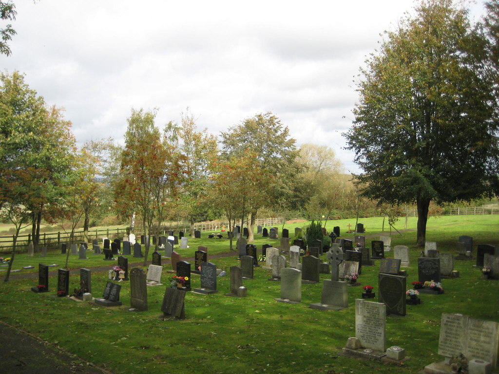 Burial ground, Barrowby © Jonathan Thacker :: Geograph Britain and Ireland