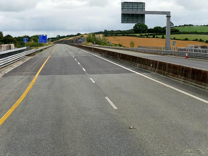 eastbound-m7-motorway-david-dixon-cc-by-sa-2-0-geograph-ireland