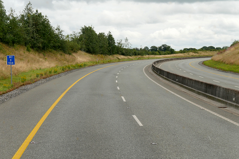 m7-motorway-at-location-e104-david-dixon-cc-by-sa-2-0-geograph-ireland