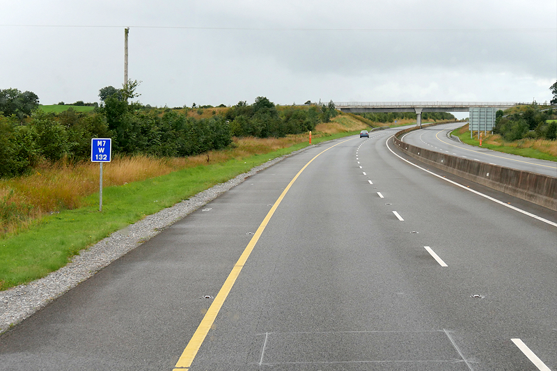 m7-motorway-at-location-w-132-david-dixon-cc-by-sa-2-0-geograph