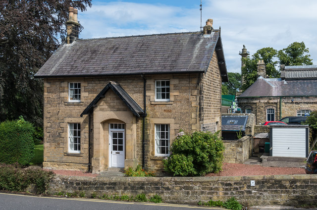 Stationmaster's house © Ian Capper cc-by-sa/2.0 :: Geograph Britain and ...