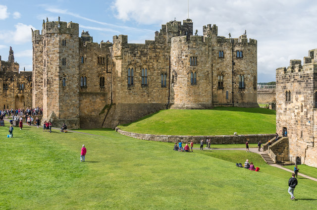 Keep, Alnwick Castle © Ian Capper cc-by-sa/2.0 :: Geograph Britain and ...