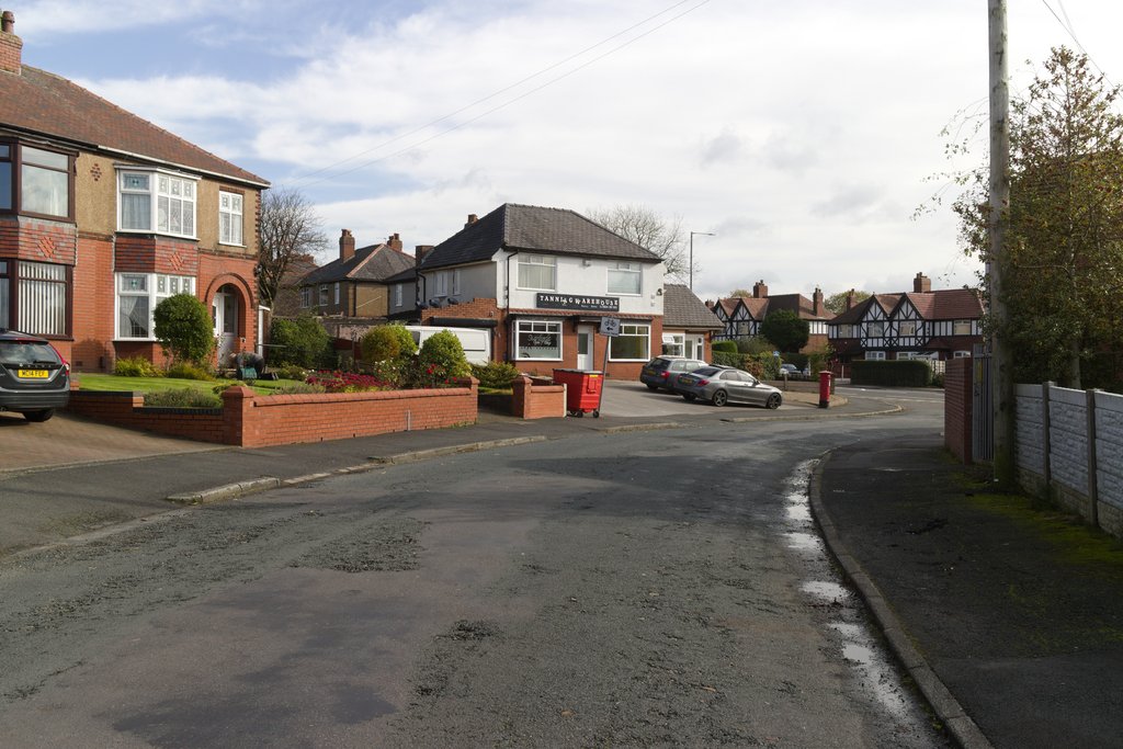 Lock Lane, Hunger Hill © Mark Anderson :: Geograph Britain and Ireland