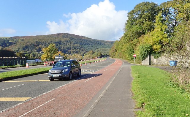 Restricted lane usage on the A2 at Narrow Water