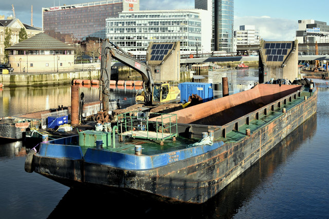 Barge B302, River Lagan, Belfast (October 2019)
