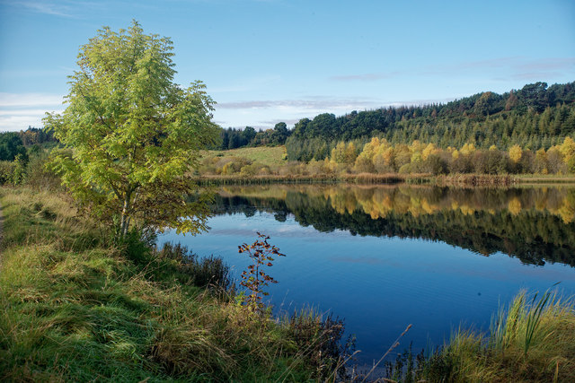 West end of Loch Kinellan, Strathpeffer © Julian Paren :: Geograph ...