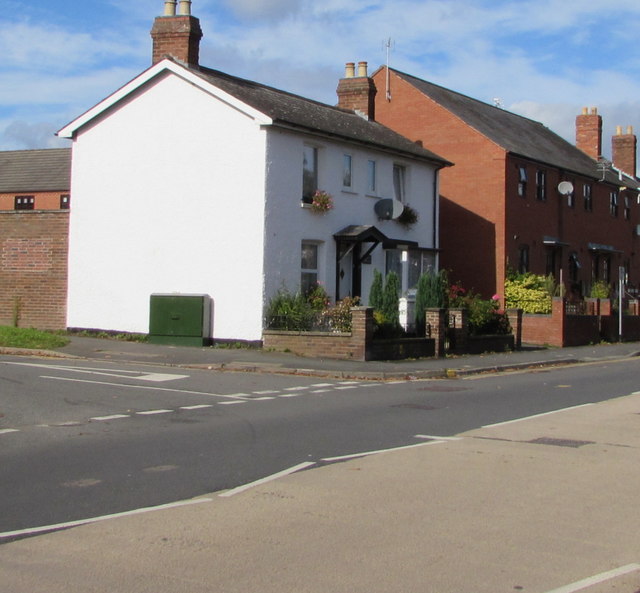 Minster Cottage on a Leominster corner © Jaggery cc-by-sa/2.0 ...