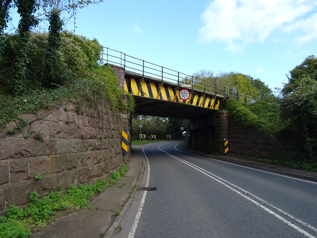 Railway bridge over the A48, Broadoak