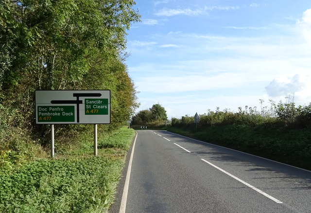 A4075 approaching the A477 © JThomas cc-by-sa/2.0 :: Geograph Britain ...