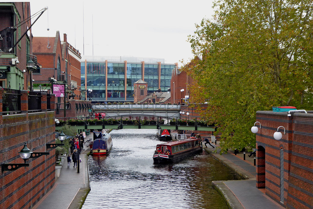 Birmingham Canal Navigations in the city... © Roger D Kidd cc-by-sa/2.0 ...