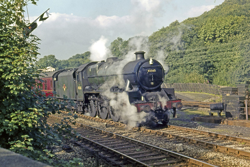 Jubilee No 45565 Departs Dore And Totley © Richard Bird Cc-by-sa 2.0 