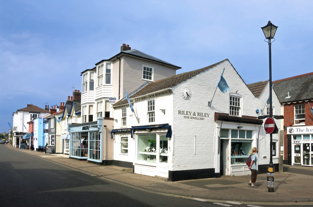 Riley & Riley, Fine Jewellery © Des Blenkinsopp :: Geograph Britain and ...