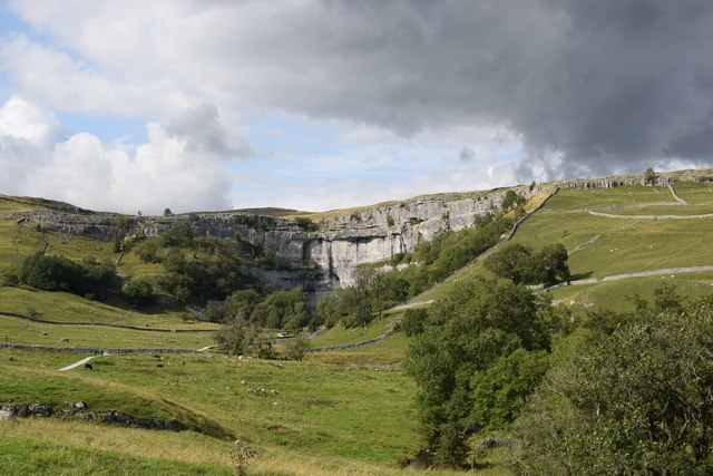 Clouds above Malham Cove © Bill Harrison cc-by-sa/2.0 :: Geograph ...