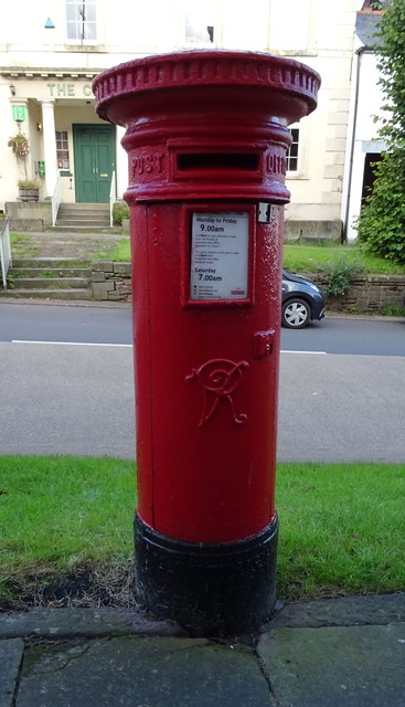 Victorian postbox on High Street,... © JThomas cc-by-sa/2.0 :: Geograph ...