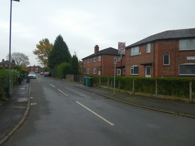 Stanthorne Avenue © David Smith :: Geograph Britain and Ireland