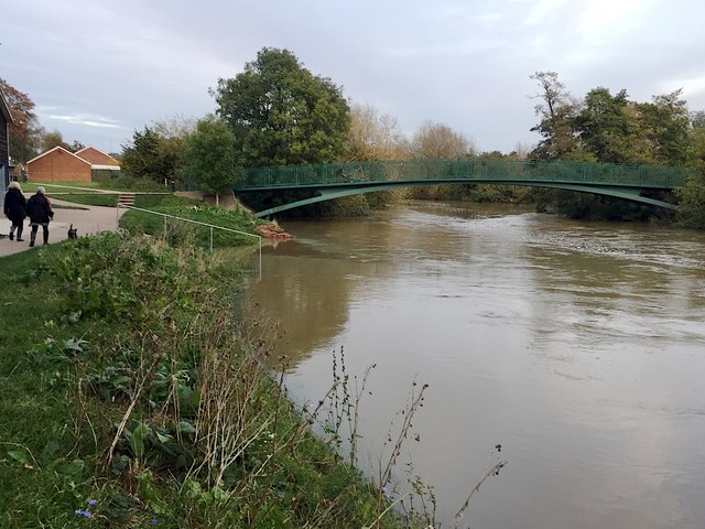 The river remains high, Warwick