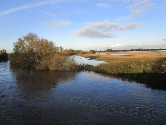 Flooding at Kelham bridge © Jonathan Thacker :: Geograph Britain and ...