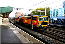 ST3088 : Colas Rail DR73907 passing through Newport station by Jaggery