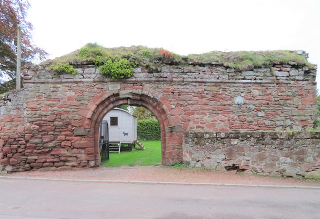 Lindores Abbey entrance arch