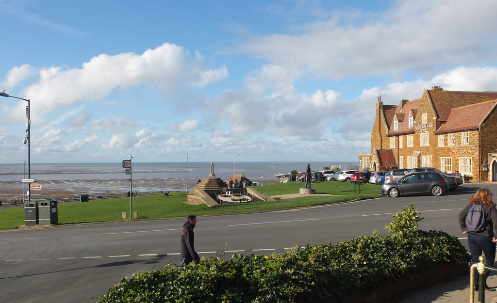 The Green, Hunstanton © habiloid cc-by-sa/2.0 :: Geograph Britain and