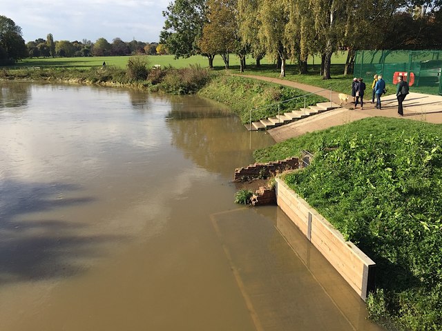 River level and speed have fallen markedly, Warwick