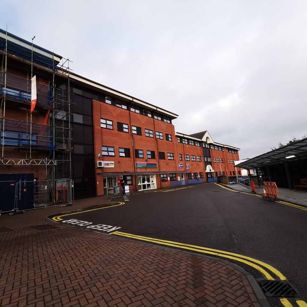 Epsom General Hospital © James Emmans cc-by-sa/2.0 :: Geograph Britain ...