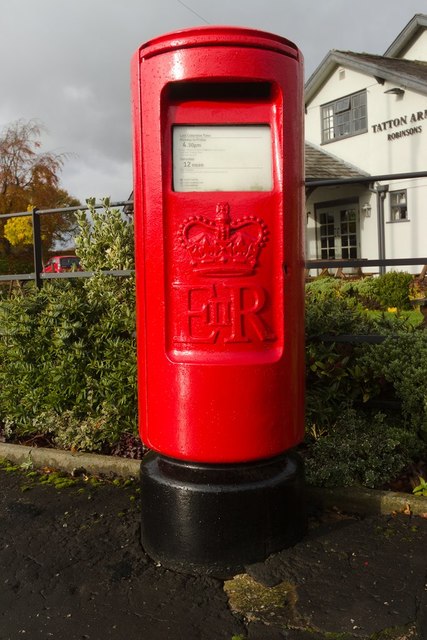 Elizabeth II postbox, Ringway Road