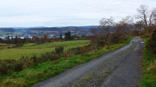 Approaching Rhu on Highlandman's Road