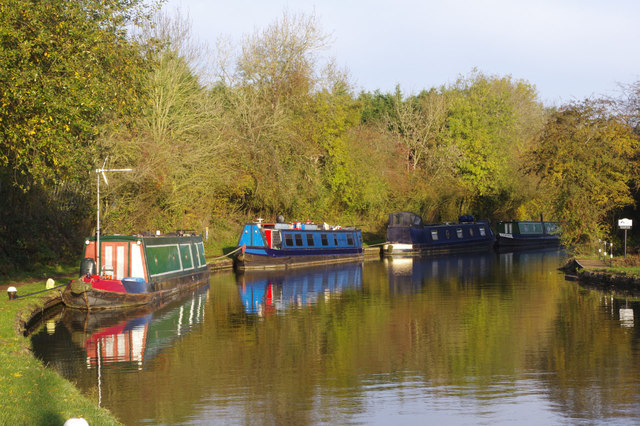 Narrowboats below Soulbury Locks © Stephen McKay :: Geograph Britain ...