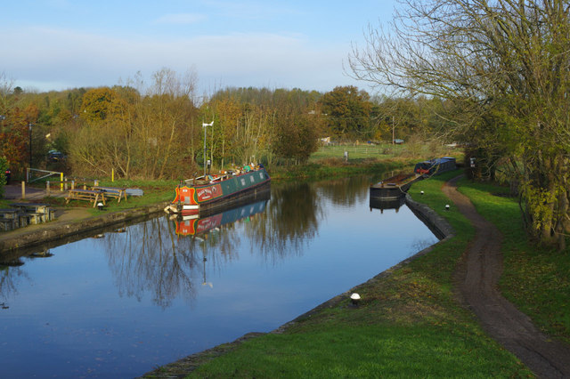 Grand Union Canal below Grove Lock © Stephen McKay :: Geograph Britain ...