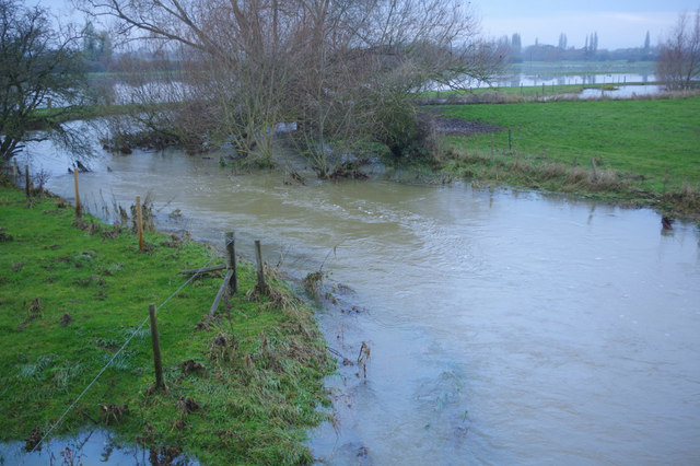 River Tove, Castlethorpe © Stephen McKay :: Geograph Britain and Ireland