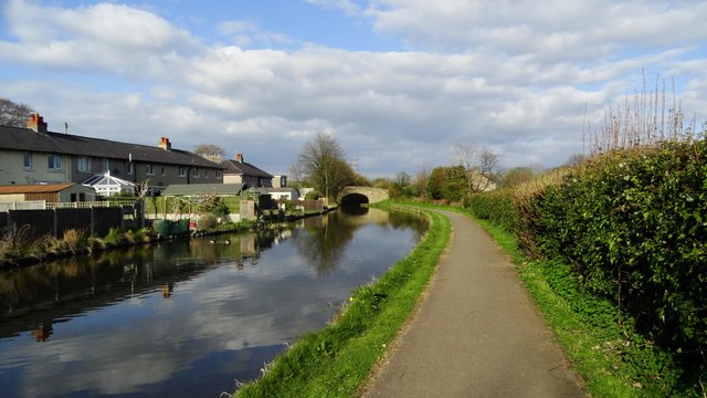 Lancaster Canal by Beaumont Hall Bridge Colin Park cc by sa