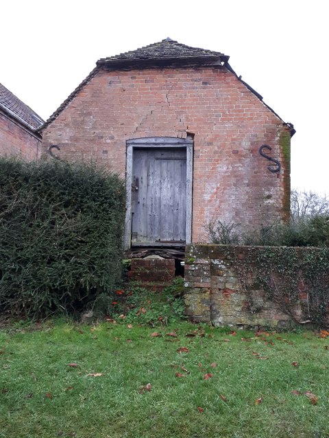 Derelict Granary, Manor Farm, Chirton © Vieve Forward :: Geograph ...