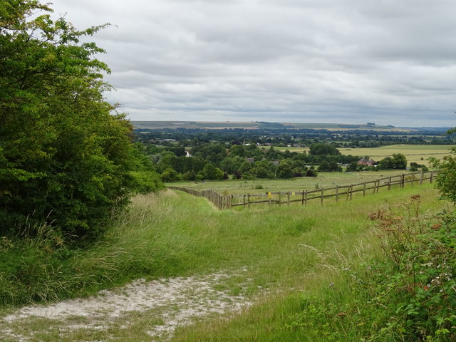 Farm track and Ridge Way towards Alton... © JThomas :: Geograph Britain ...