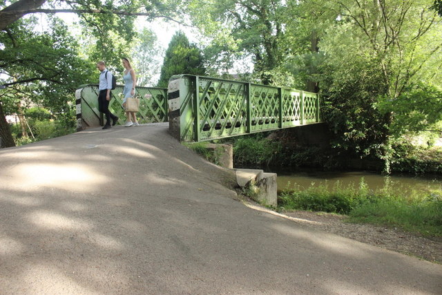 Basingstoke Canal at Brookwood © Nigel Mykura cc-by-sa/2.0 :: Geograph ...