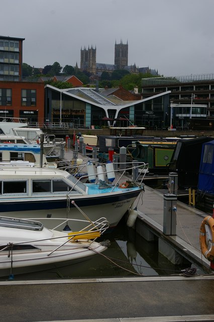 Lincoln: Brayford Pool and view up to the cathedral