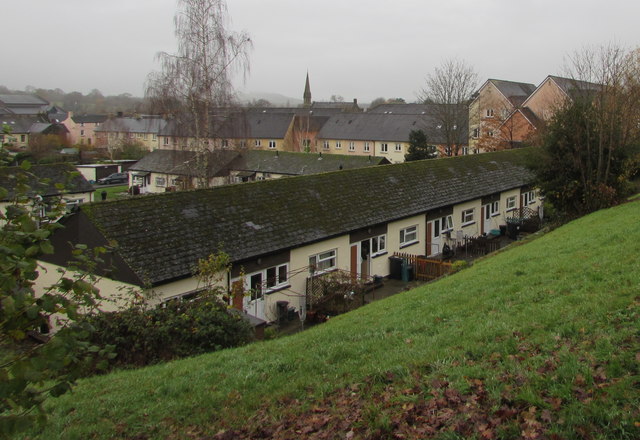 Row of bungalows at the northern end of Borderers Way, Brecon