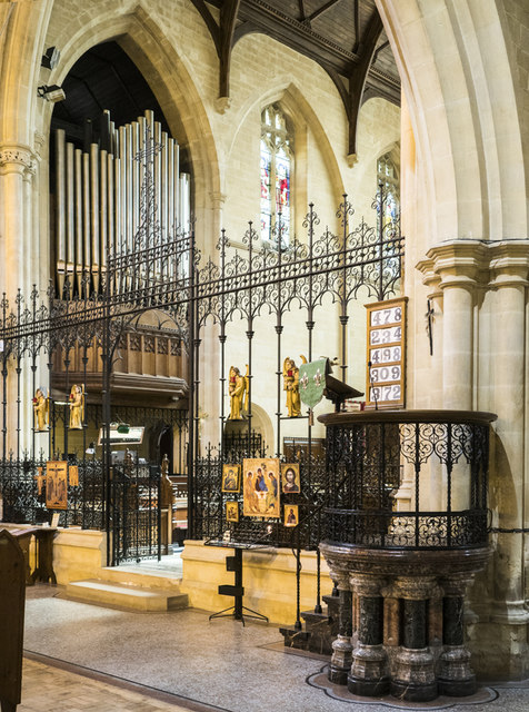 St Ambrose, Westbourne - Organ & Pulpit