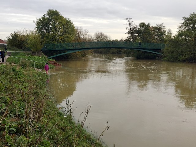 River level has hardly changed since the previous day, Warwick (1)