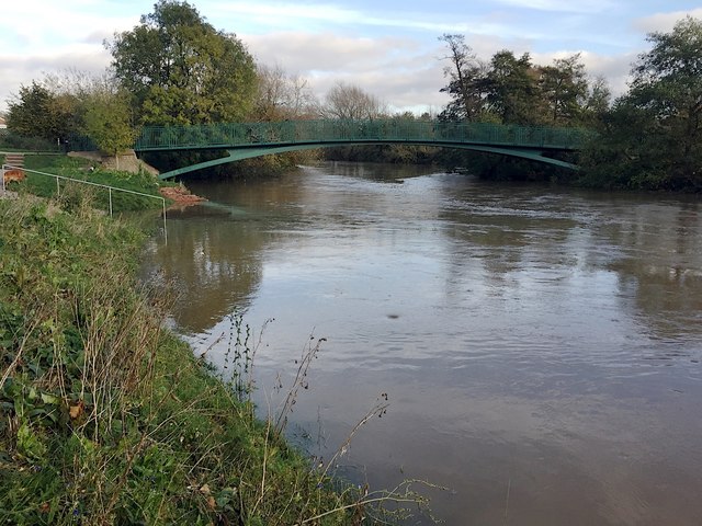 The river is no higher than this... © Robin Stott :: Geograph Britain ...