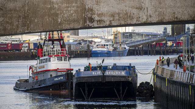 Tug 'Goliath' and barge, Belfast