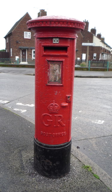George V postbox on Swanfield Road, Hull