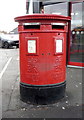 TA1129 : Double aperture Elizabeth II postbox on Holderness Road, Hull by JThomas