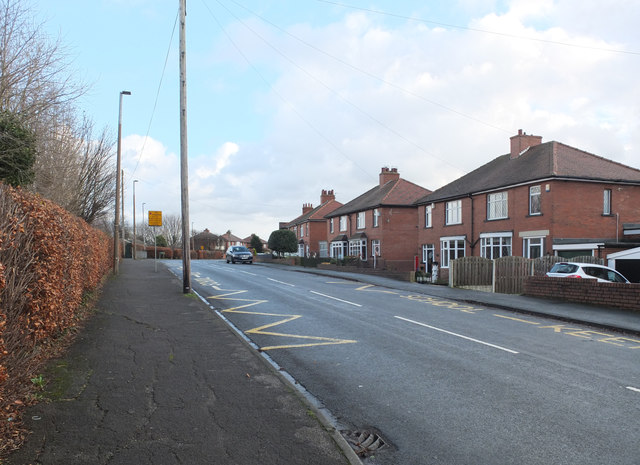 Upper Batley Lane, Batley © habiloid cc-by-sa/2.0 :: Geograph Britain ...