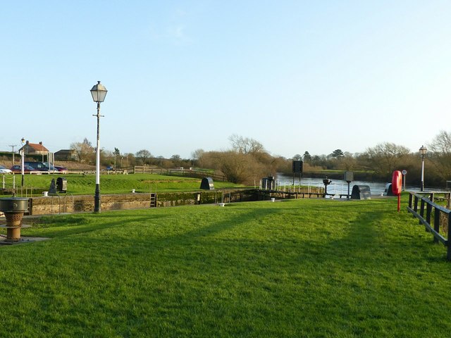 Naburn Lock - the island © Alan Murray-Rust cc-by-sa/2.0 :: Geograph ...