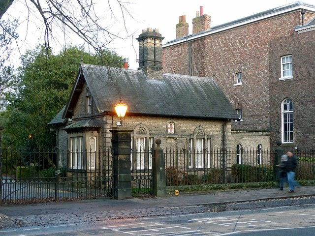 Gate and lodge to Bootham Park Hospital