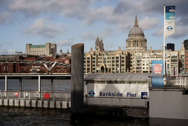 Bankside Pier © Peter Trimming cc-by-sa/2.0 :: Geograph Britain and Ireland