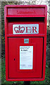 TA1434 : Close up, Elizabeth II postbox on the A165, Ganstead by JThomas