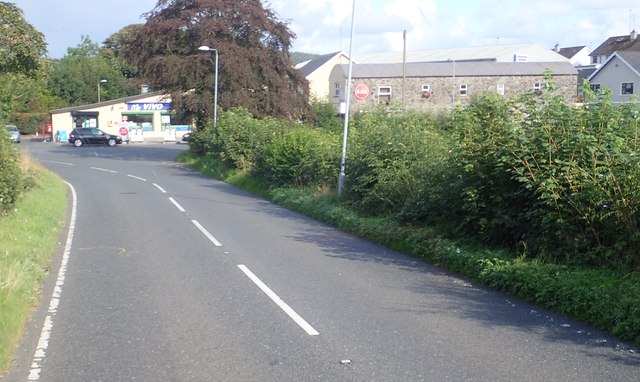 Filling Station, Vivo Shop, Donnelly's... © Eric Jones :: Geograph Ireland